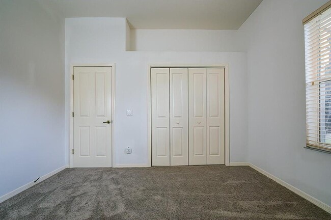 Building Photo - 5 Strawood Point