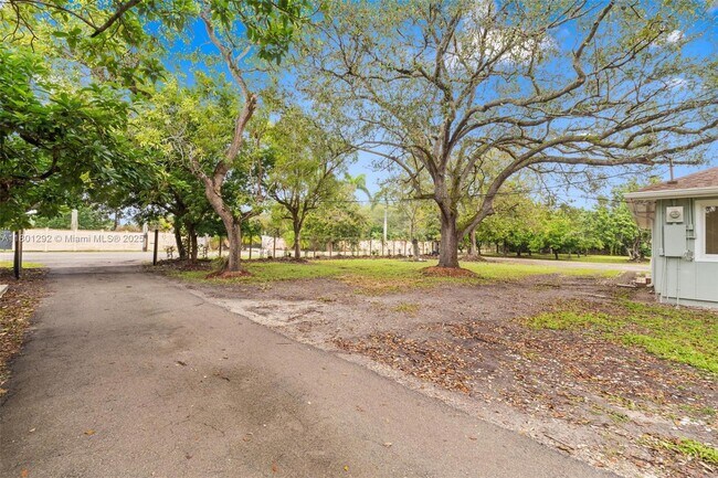 Building Photo - 21825 SW 154th Ave