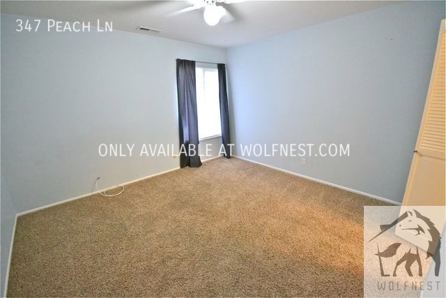 Building Photo - Beautiful 2 Bed Bountiful Condo! No Deposi...