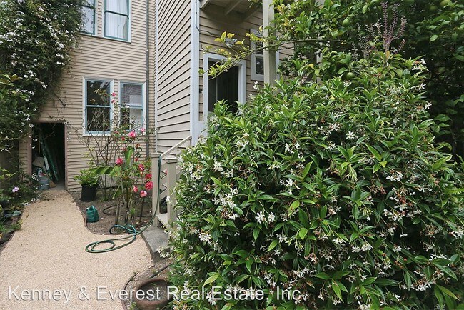Building Photo - 3 br, 1 bath Apartment - 164A 5th Avenue