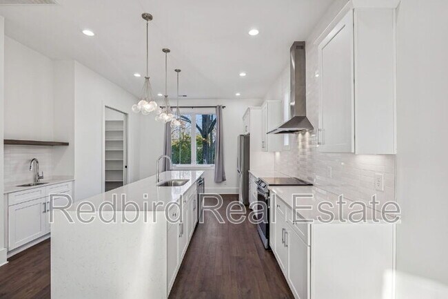 Building Photo - 2050 McKinley St