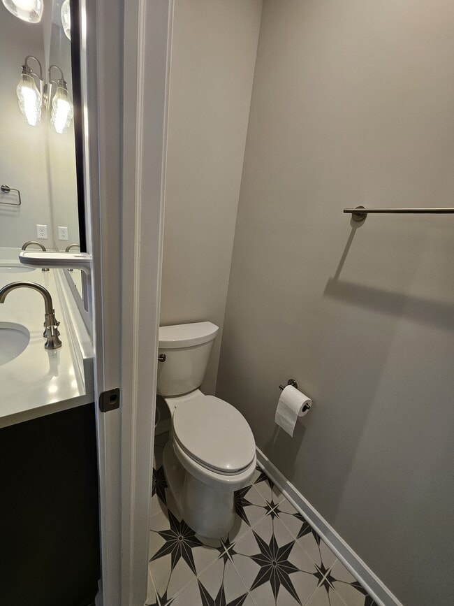 Building Photo - 228 Oakhurst Wy