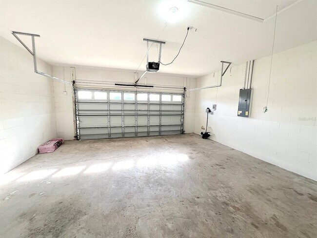 Building Photo - 16 Zorlou Ct