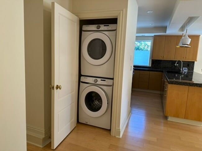 Building Photo - Epic REA- Serene 2 BR/1 BA Flat w/Private Deck & Yard in Lone Mountain