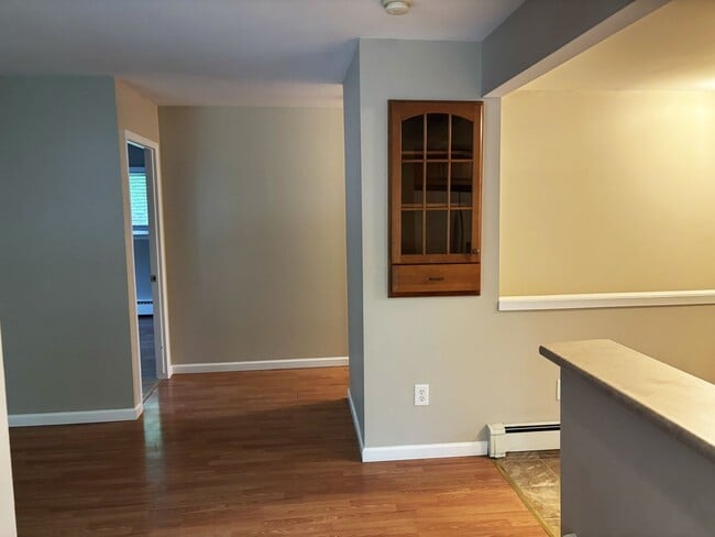 Building Photo - Chelsea Downtown Area 3-bedroom Ranch