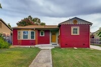 Building Photo - Minutes From Woodlawn Lake