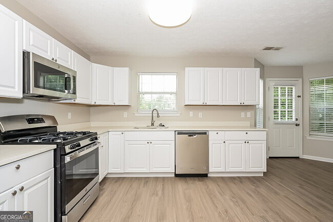Building Photo - 468 Grove Park Dr