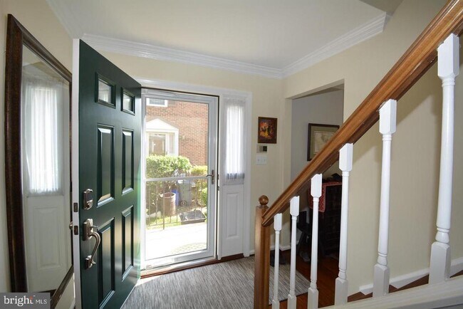 Building Photo - 6153 Summer Park Ln