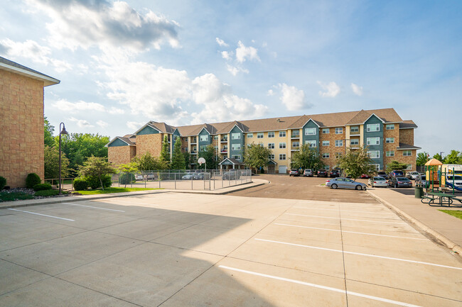 Building Photo - Maple Village Apartments