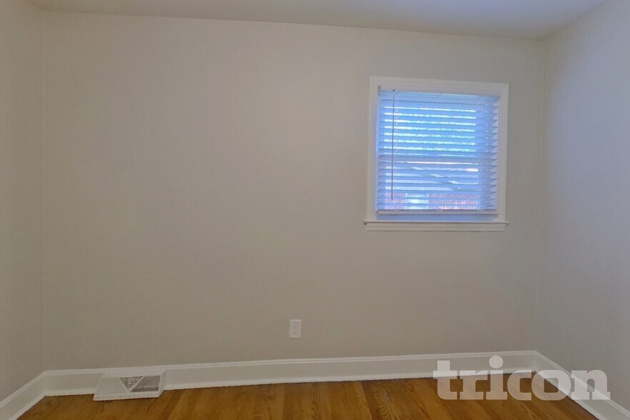 Building Photo - 7133 Starvalley Dr