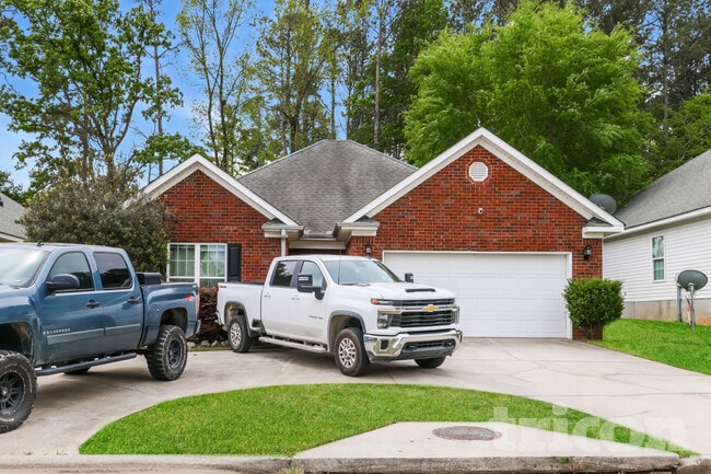 Building Photo - 2124 Sylvan Lake Dr
