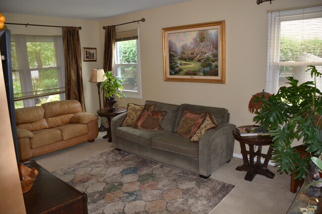 Building Photo - 439 Thorndale Ct