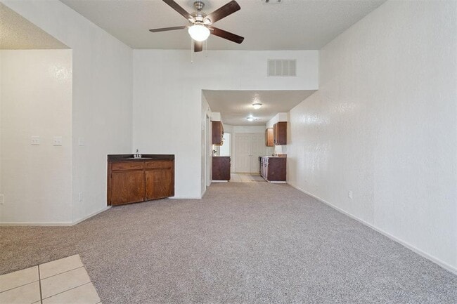 Building Photo - 6203 SE 47th St