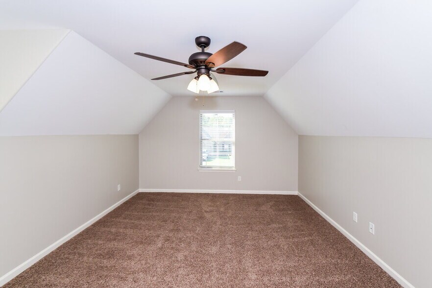 Building Photo - 125 Clay Hills Dr