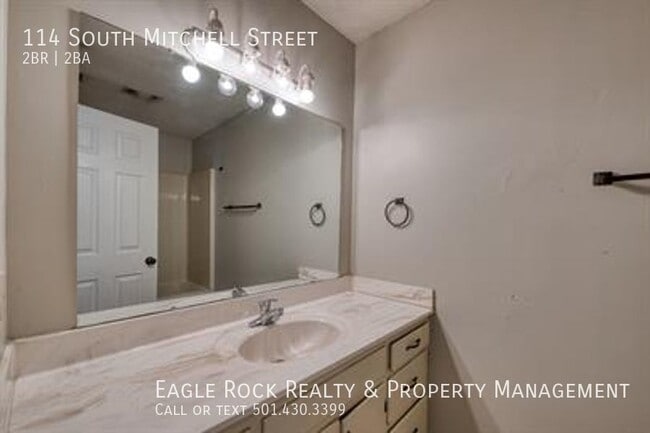 Building Photo - 114 S. Mitchell St. Conway AR 72034