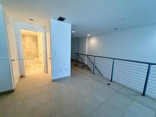 Building Photo - 1050 Brickell Ave