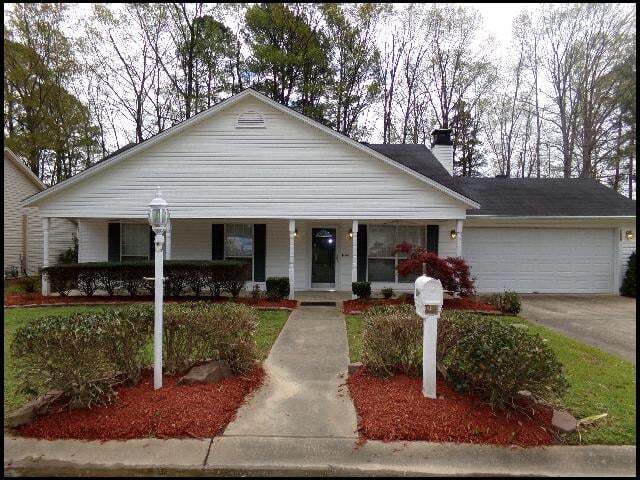 Building Photo - 1009 Foxwood Dr