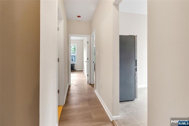 Building Photo - 247 Duane St