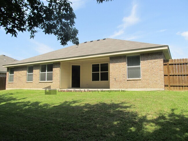 Building Photo - 222 Nolan Ridge Dr