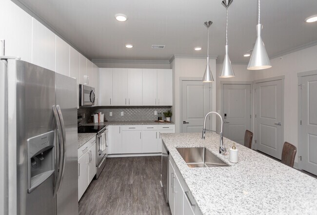 2BR, 2BA / Brink - 1176 SF - Verge