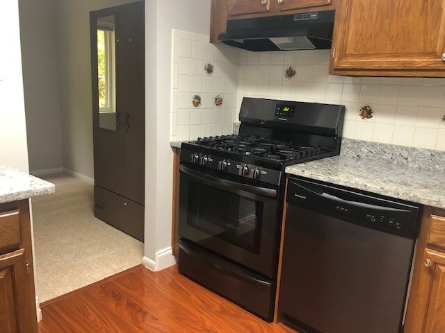 Kitchen - 1400 Northgate Sq