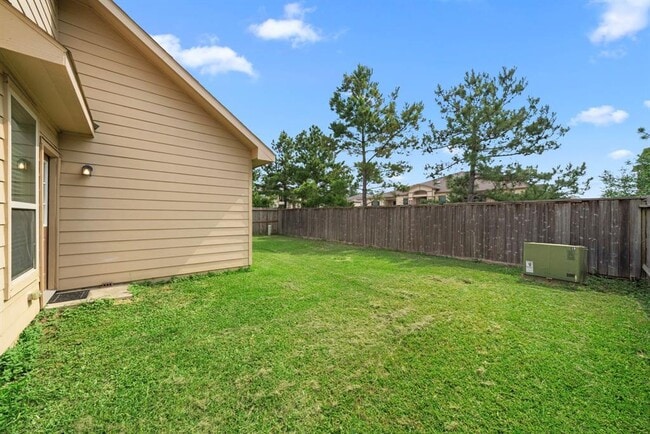 Building Photo - 25426 Saddlebrook Champion Way