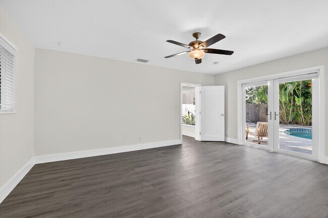 Building Photo - 954 SE 7th St