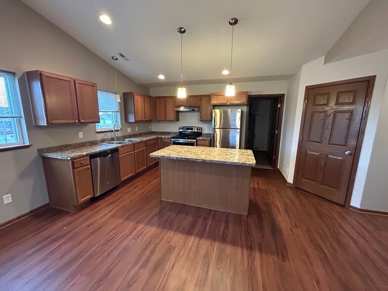 Upper Unit Kitchen - Stadium Commons
