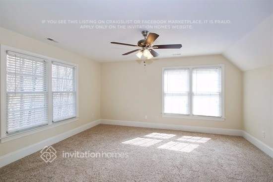 Building Photo - 137 Starwood Ln