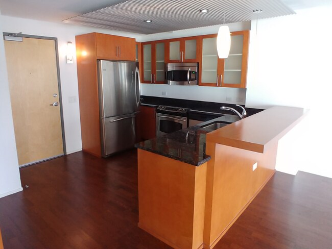 Building Photo - 255 N Sierra St