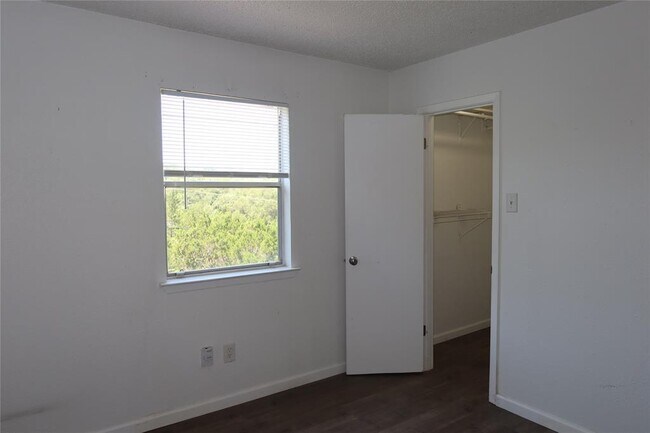 Building Photo - 6914 Rifle Bend