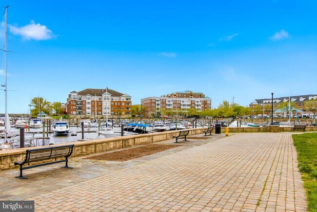 Building Photo - 612 Marina Landing Ln