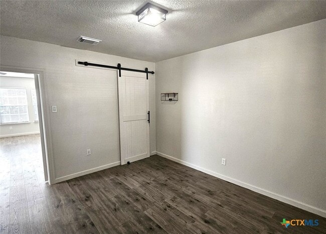 Building Photo - 1648 Dogwood Ln