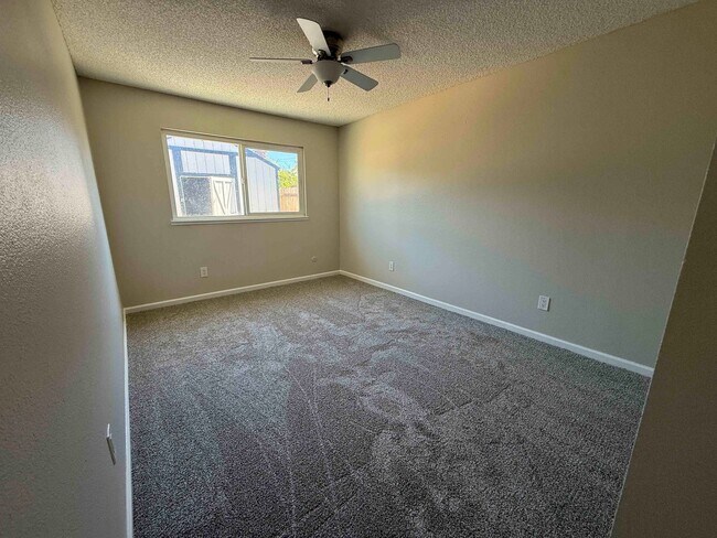 Building Photo - Single Story 4 Bedroom