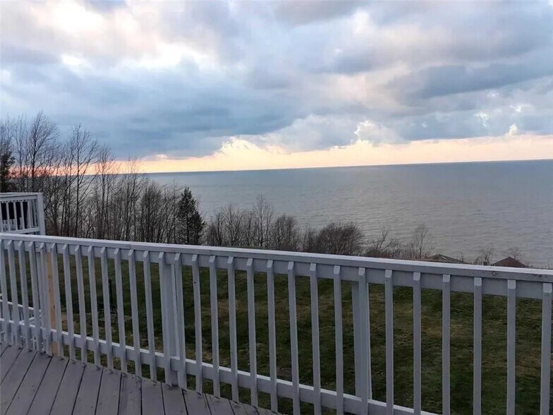 Building Photo - 3304 Baer Beach Rd