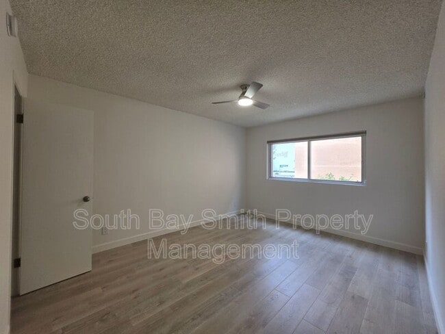 Building Photo - 8710 Delgany Ave