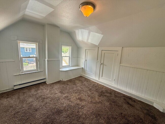Building Photo - 324 N 3rd Ave