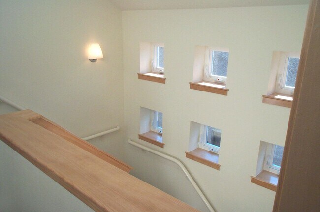 Building Photo - HEO#14-15