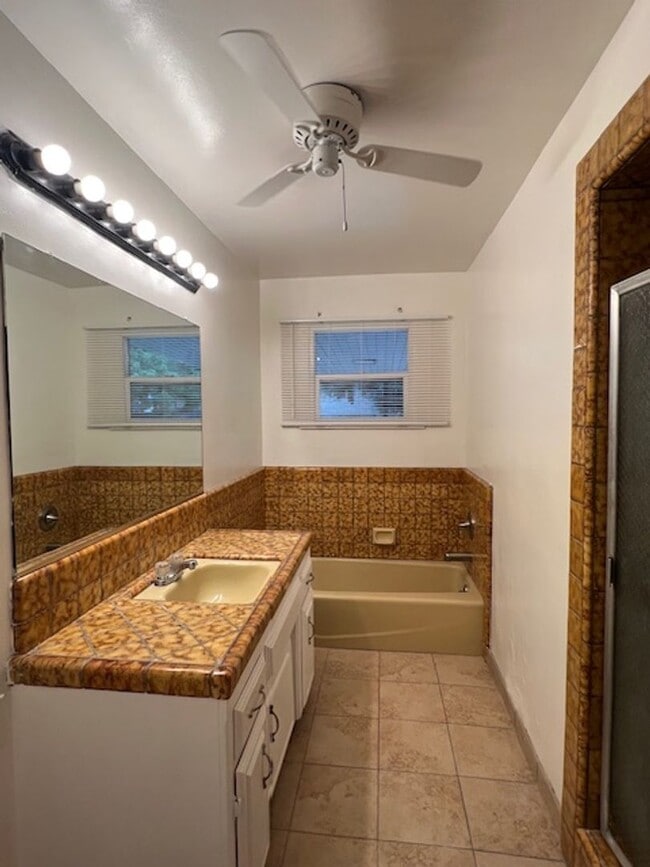 Building Photo - 2512 Edwards Ave