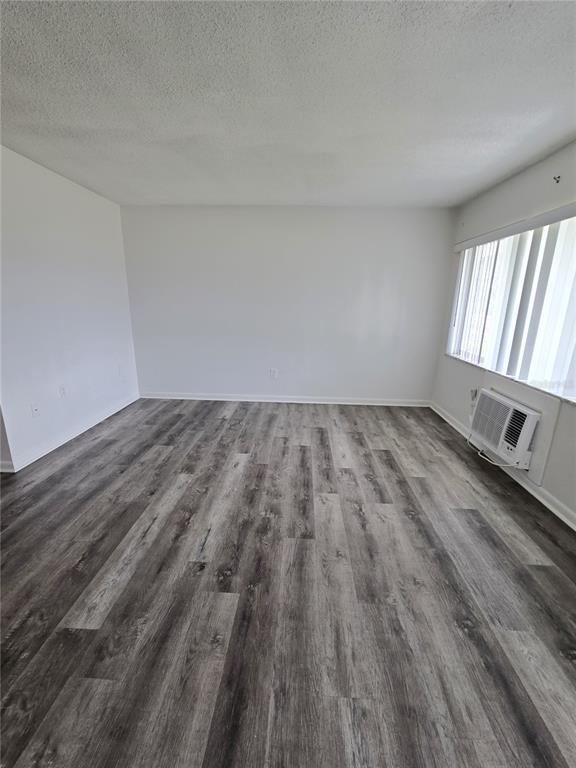 Building Photo - 2366 Shelley St