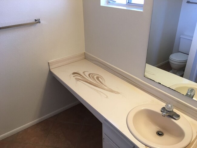 Building Photo - Tempe 3 Bed, 2 Bath Single Story Rental House