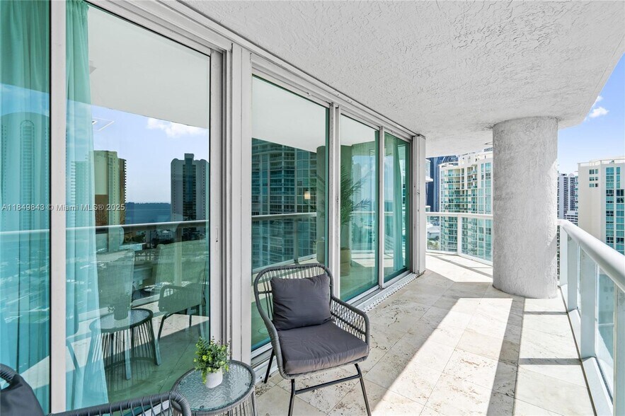 Building Photo - 16500 Collins Ave