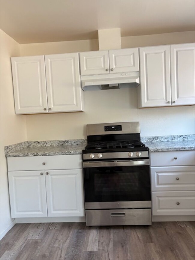 Building Photo - La Mar 4-Plex (25280) (DD)