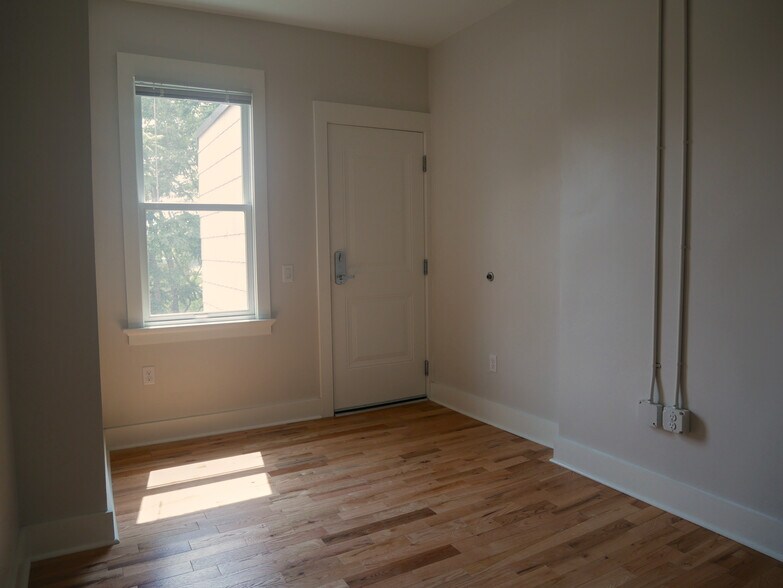 Building Photo - 3113 Warsaw Ave