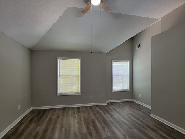 Building Photo - 7127 Lamar Ct
