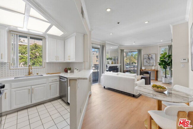 Building Photo - 3603 Dunn Dr