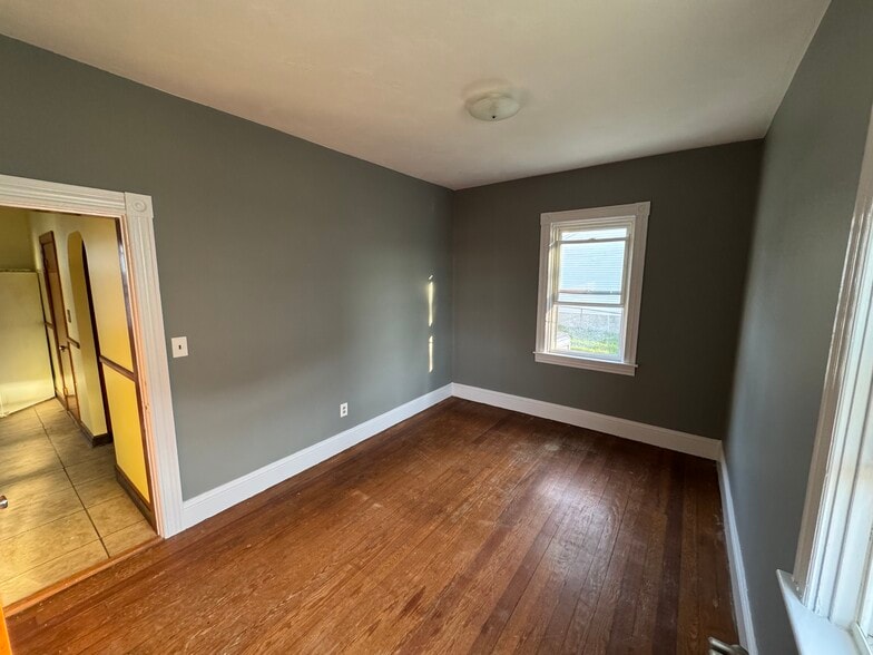 Building Photo - 43 Westerly Ave