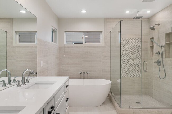 Building Photo - A Beautiful Picture Perfect Home with 4 Be...