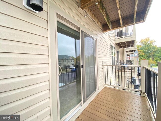 Building Photo - 14823 Chrysler Ct