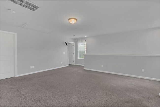 Building Photo - 1051 Lonergan Cir